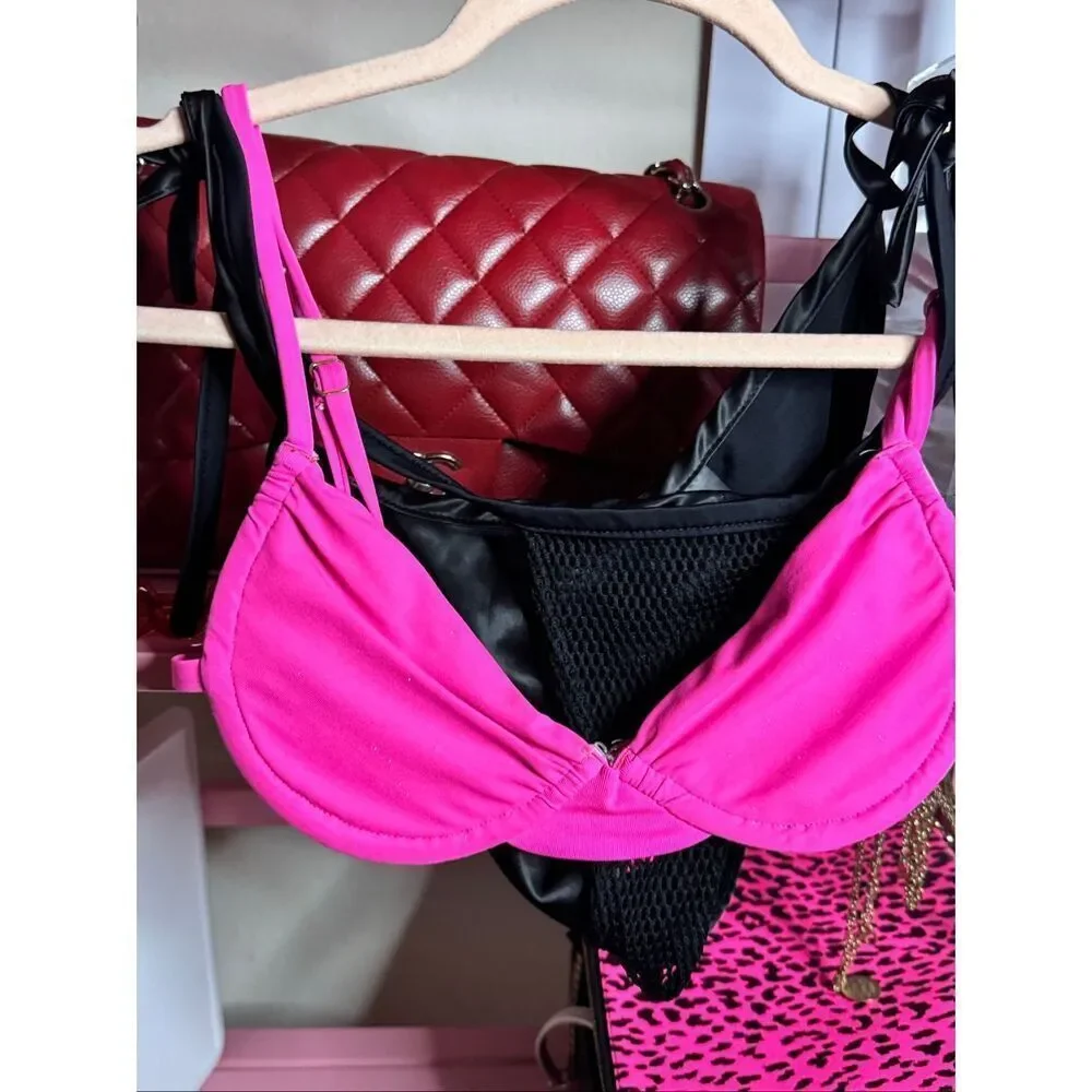 Frankie’s bikinis top